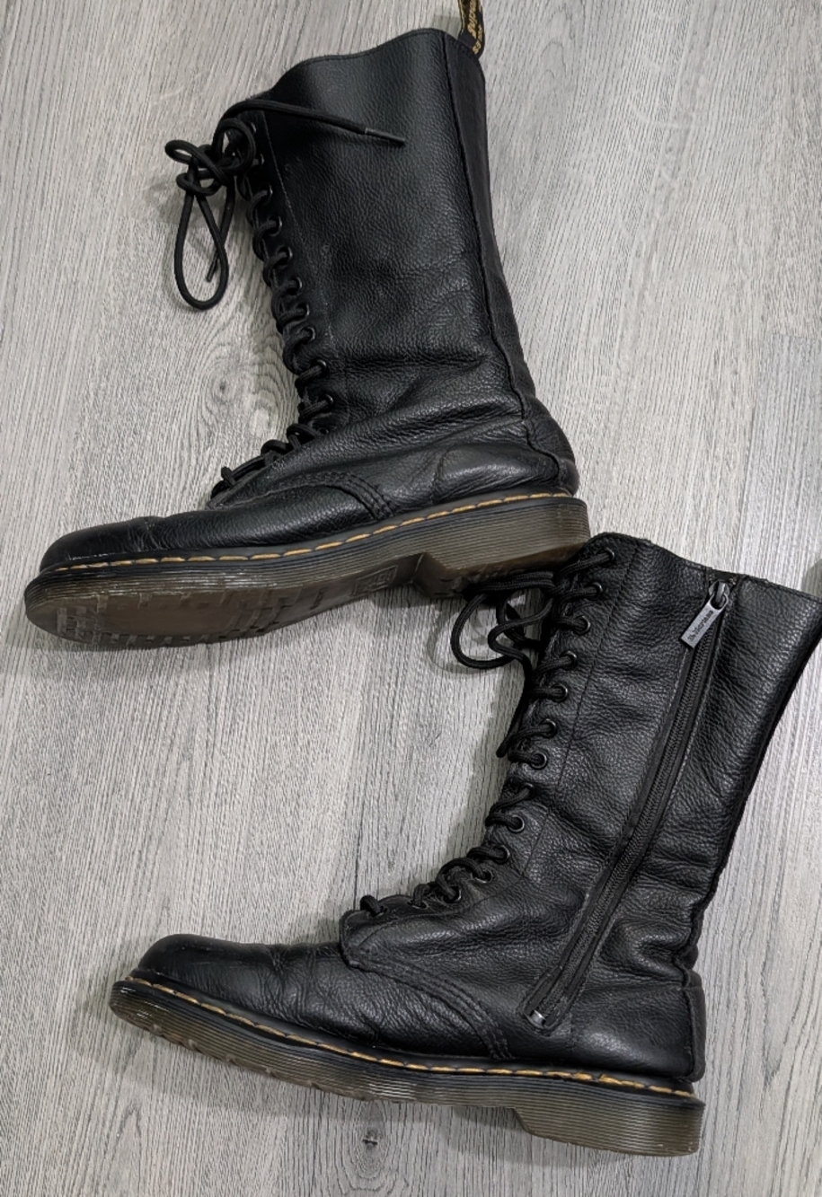 Dr. Martens 1B99 Black Virginia Leather 14-Eye Zip Tall Boots Size 9
